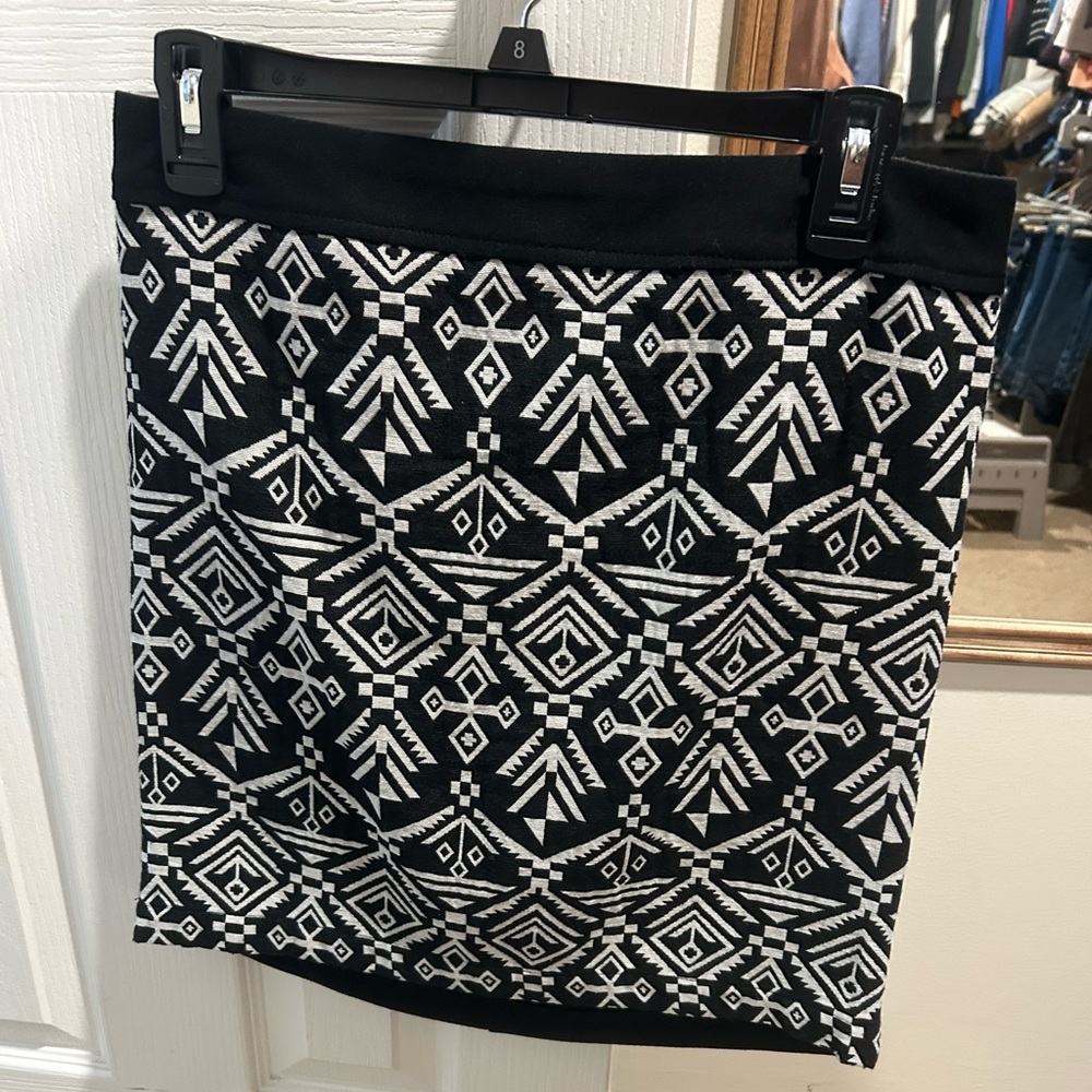 Pixley Black and White Geometric Mini Skirt